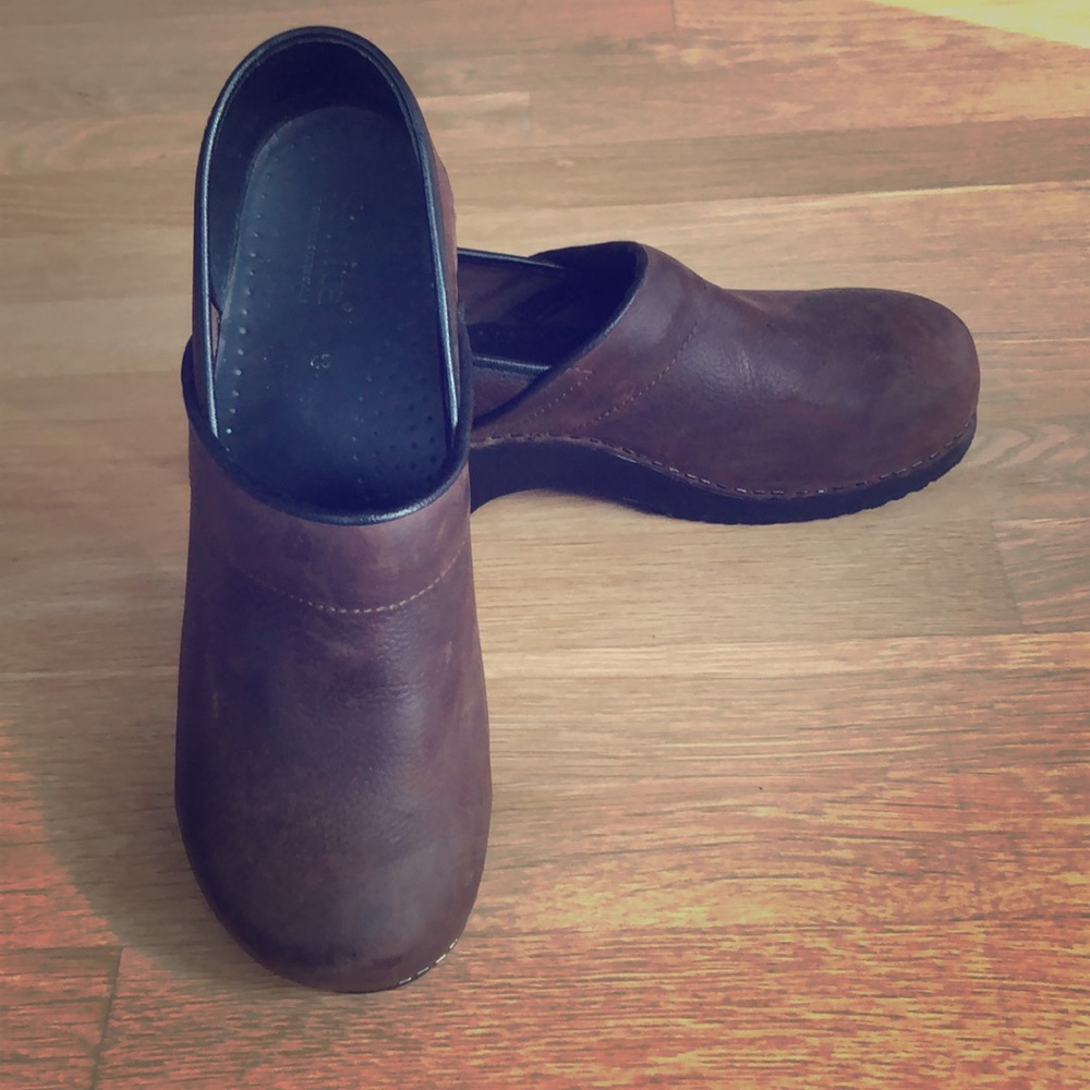Sanita brown clogs